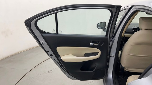 Second-hand 2022 Honda City VX MT for sale in Thane-39