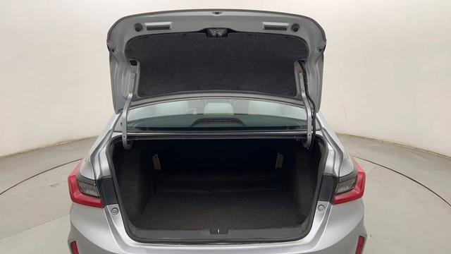 Second-hand 2022 Honda City VX MT for sale in Thane-33