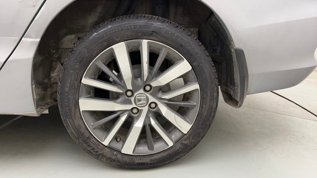 Second-hand 2022 Honda City VX MT for sale in Thane-19