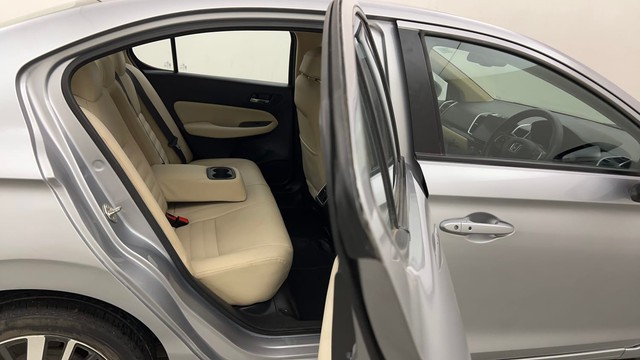 Second-hand 2022 Honda City VX MT for sale in Thane-30