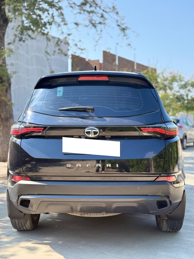 Second-hand 2023 Tata Safari Accomplished Plus for sale in Indore-3