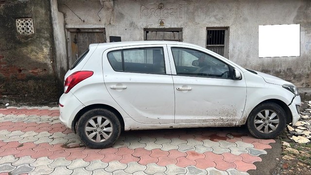 Second-hand 2012 Hyundai i20 1.4 CRDi Sportz for sale in Junagadh-3