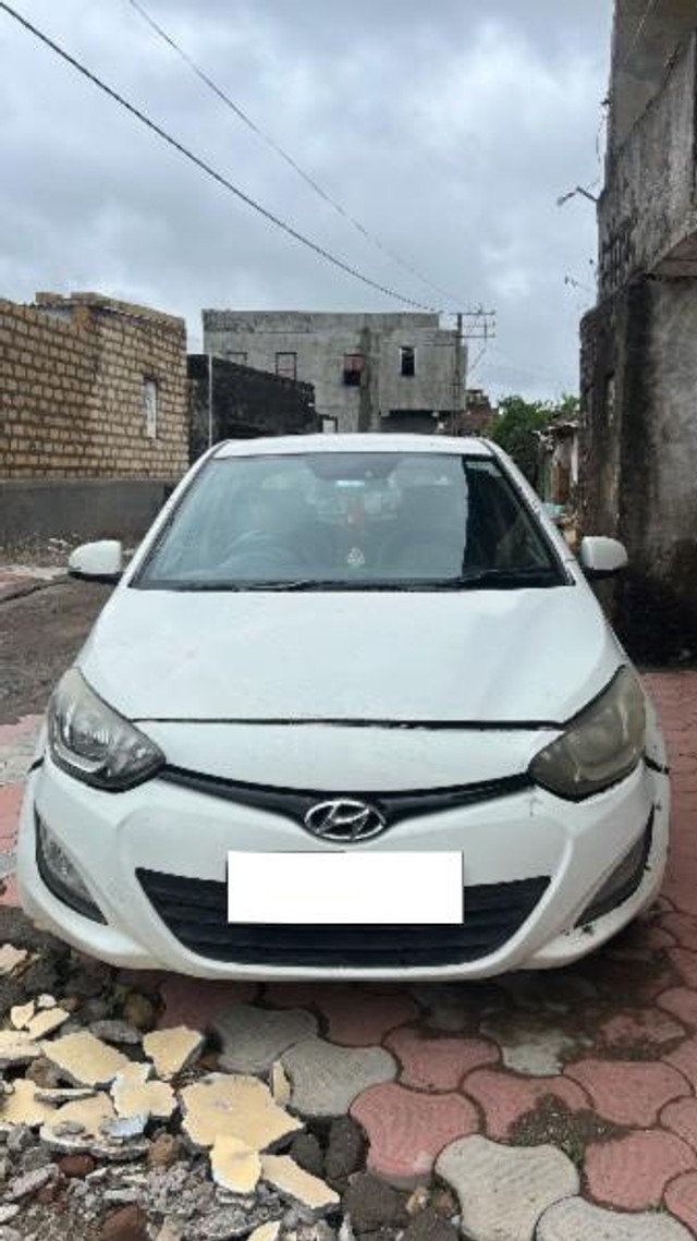 Second-hand 2012 Hyundai i20 1.4 CRDi Sportz for sale in Junagadh-2