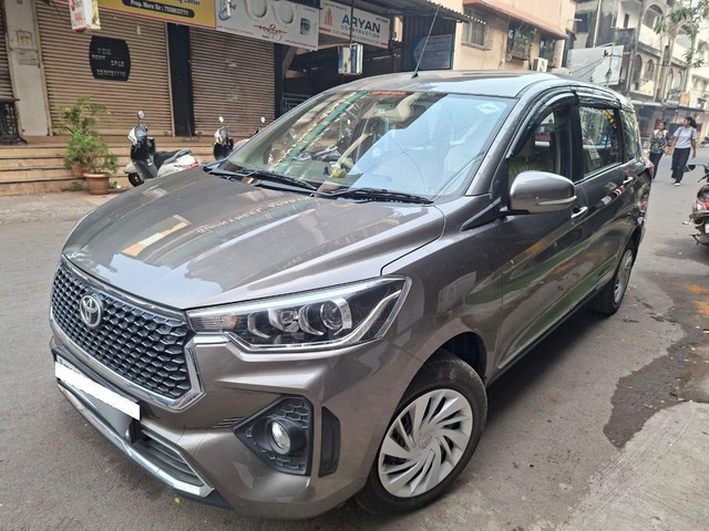 Second-hand 2024 Toyota Rumion S CNG for sale in Khopoli-11