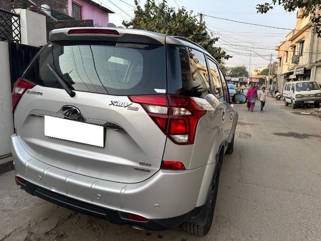 Second-hand 2019 Mahindra XUV500 W11 AT BSIV for sale in Vadodara-4