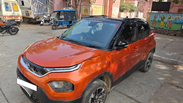 Second-hand 2023 Tata Punch Creative for sale in Chitrakoot-2