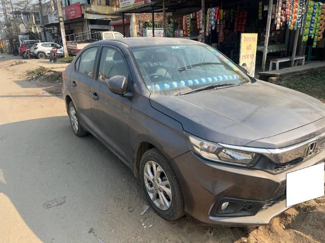 Second-hand 2020 Honda Amaze VX Petrol for sale in Kamrup-5