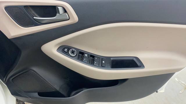 Second-hand 2016 Hyundai i20 Sportz 1.2 for sale in Bangalore-17