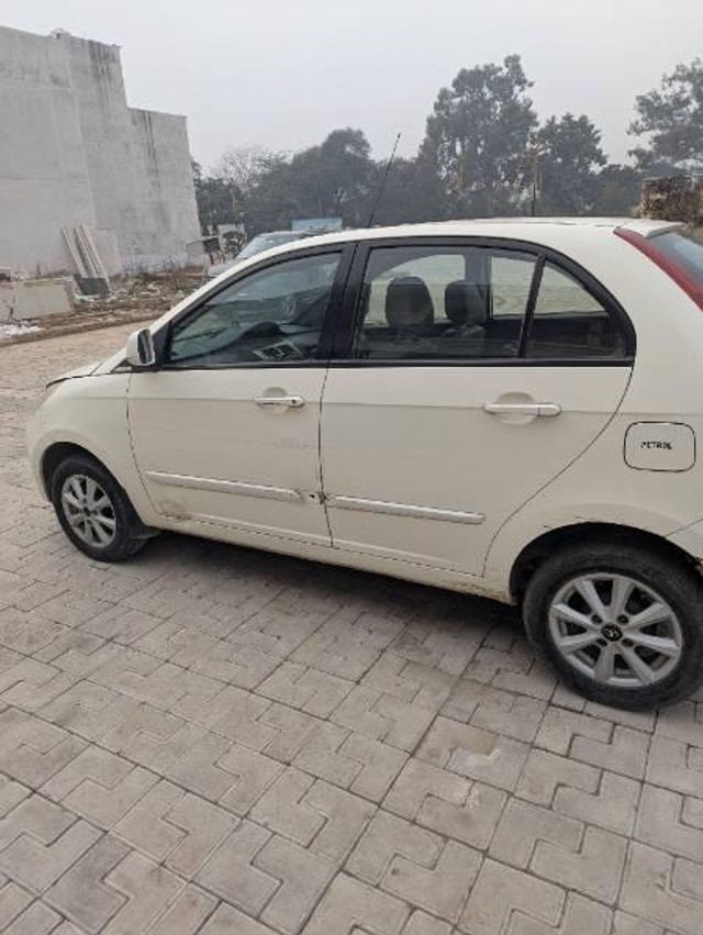 Tata Indica Aura 1.2 Safire (ABS) 90hp BS IV Second-hand 2013 Tata Indica Aura 1.2 Safire (ABS) 90hp BS IV for sale in Zirakpur-3