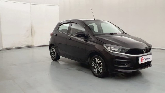 Second-hand 2023 Tata Tiago XT for sale in Lucknow-1
