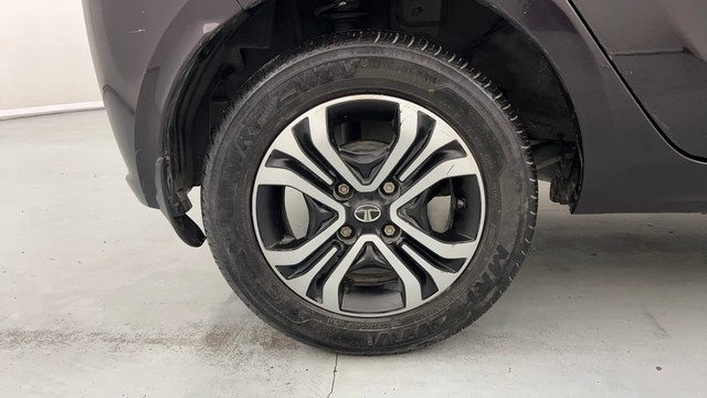 Second-hand 2023 Tata Tiago XT for sale in Lucknow-18