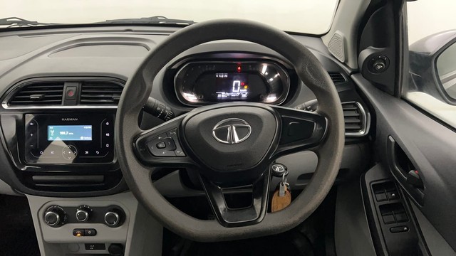 Second-hand 2023 Tata Tiago XT for sale in Lucknow-27