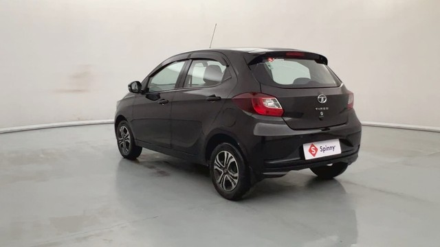 Second-hand 2023 Tata Tiago XT for sale in Lucknow-5