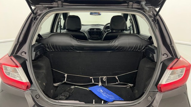 Second-hand 2023 Tata Tiago XT for sale in Lucknow-9