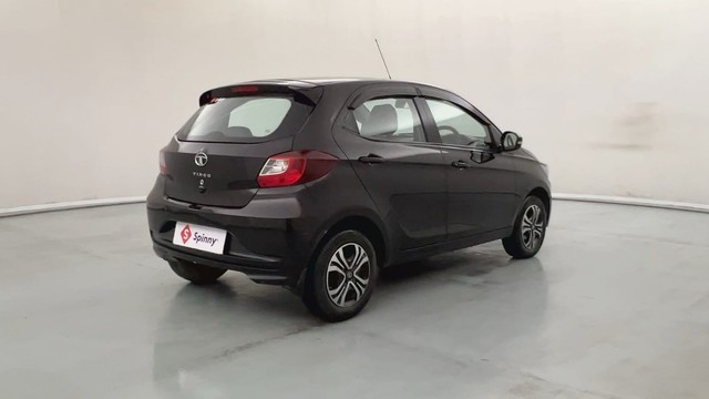 Second-hand 2023 Tata Tiago XT for sale in Lucknow-3