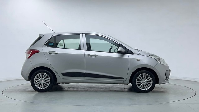 Second-hand 2018 Hyundai Grand i10 1.2 Kappa Sportz BSIV for sale in Noida-2
