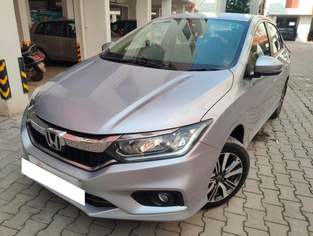 Second-hand 2021 Honda City V MT for sale in Chennai-4
