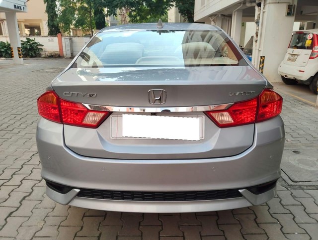 Second-hand 2021 Honda City V MT for sale in Chennai-2