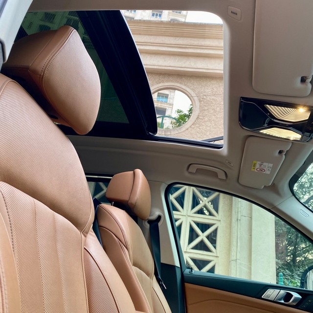 Second-hand 2022 BMW X7 xDrive30d DPE Signature for sale in Thane-9