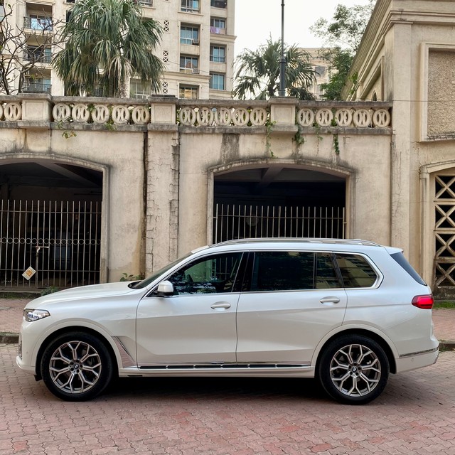 Second-hand 2022 BMW X7 xDrive30d DPE Signature for sale in Thane-4