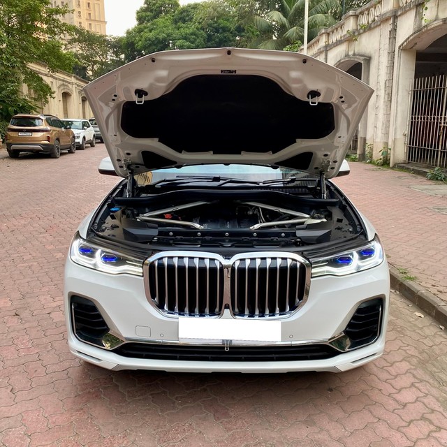 Second-hand 2022 BMW X7 xDrive30d DPE Signature for sale in Thane-6