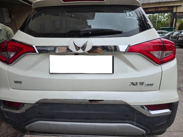 Second-hand 2023 Mahindra XUV300 W8 Option BSVI for sale in Ghaziabad-2