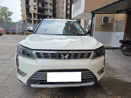 Second-hand 2023 Mahindra XUV300 W8 Option BSVI for sale in Ghaziabad