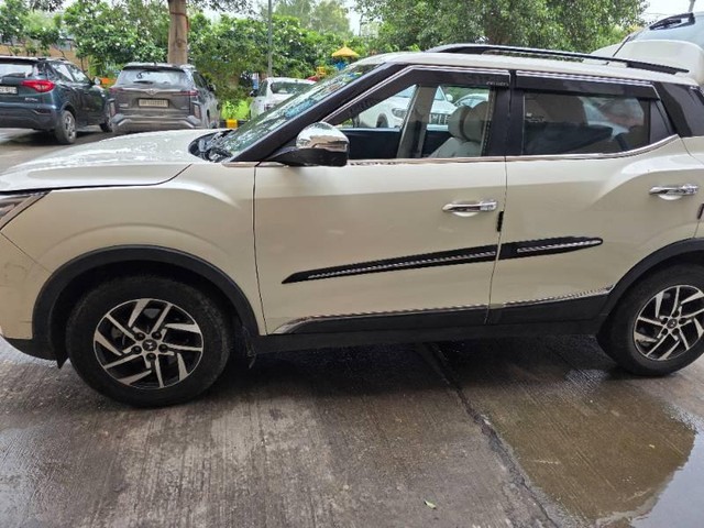 Second-hand 2023 Mahindra XUV300 W8 Option BSVI for sale in Ghaziabad-1