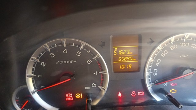 Second-hand 2014 Maruti Swift Dzire VXI for sale in Thane-5