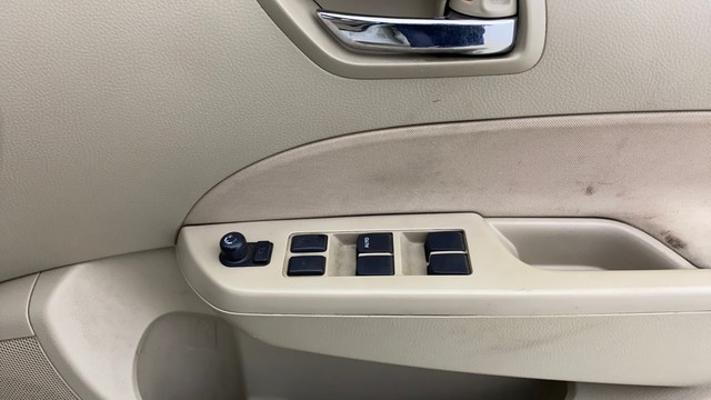 Second-hand 2016 Maruti Swift Dzire VXI for sale in Thane-17