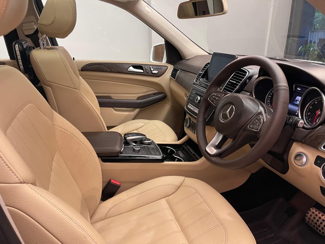 Second-hand 2017 Mercedes-Benz GLE 400 4MATIC for sale in Mumbai-6