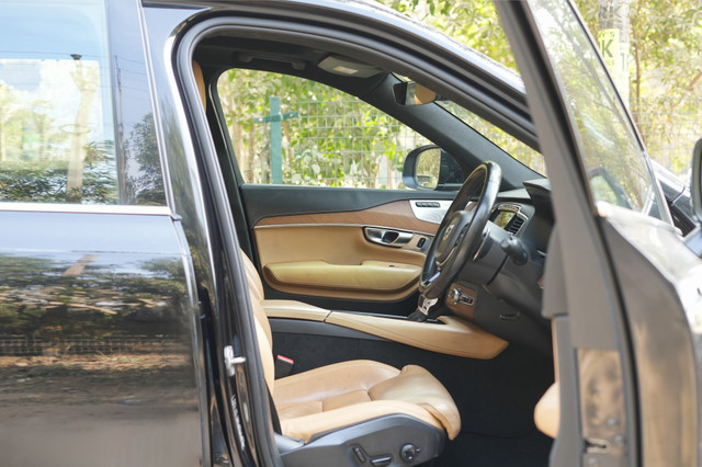 Volvo XC90 D5 Inscription BSIV Second-hand 2017 Volvo XC90 D5 Inscription BSIV for sale in Gurgaon-15