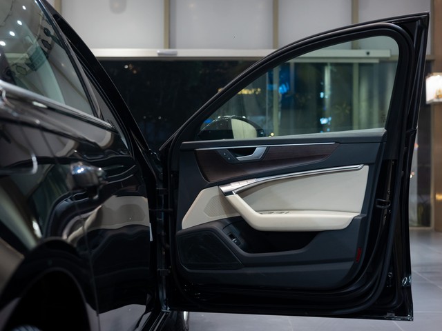 Second-hand 2024 Audi A6 45 TFSI Premium Plus for sale in Kolkata-10