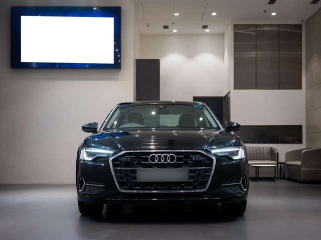 Second-hand 2024 Audi A6 45 TFSI Premium Plus for sale in Kolkata-3