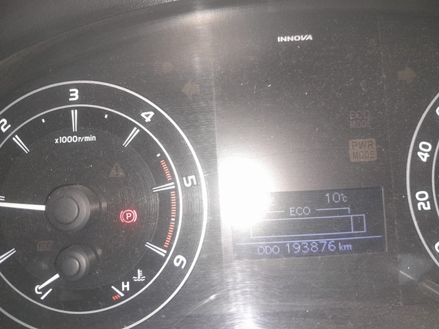 Toyota Innova Crysta 2.4 G MT 8S BSIV Second-hand 2018 Toyota Innova Crysta 2.4 G MT 8S BSIV for sale in Greater Noida-4