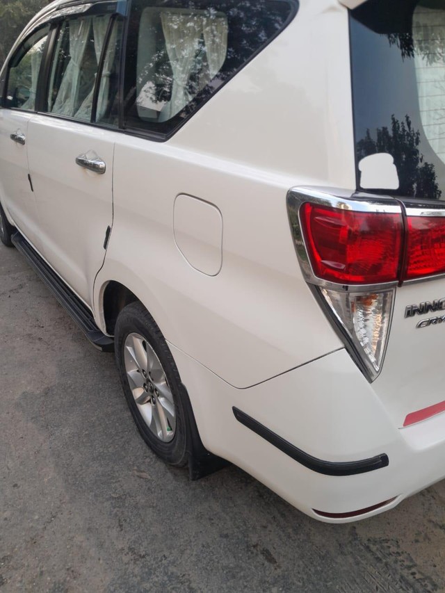 Toyota Innova Crysta 2.4 G MT 8S BSIV Second-hand 2018 Toyota Innova Crysta 2.4 G MT 8S BSIV for sale in Greater Noida-7