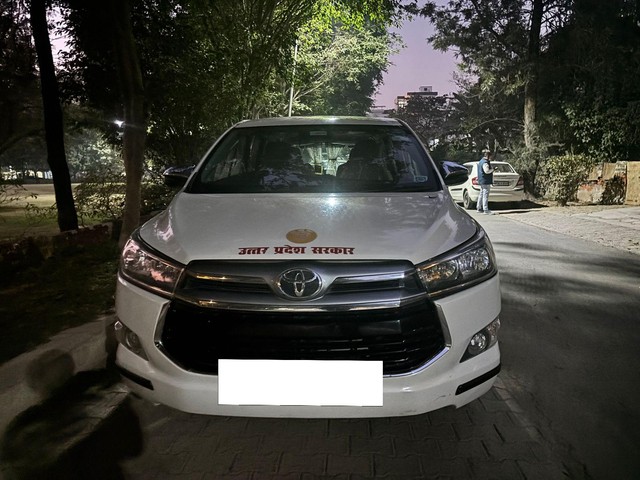 Toyota Innova Crysta 2.4 G MT 8S BSIV Second-hand 2018 Toyota Innova Crysta 2.4 G MT 8S BSIV for sale in Greater Noida-3
