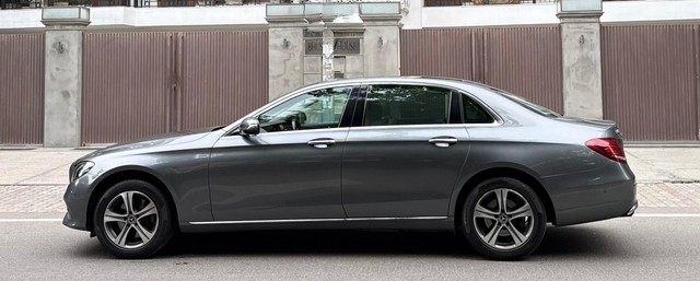 Second-hand 2020 Mercedes-Benz E-Class Expression E 200 BSIV for sale in New Delhi-4