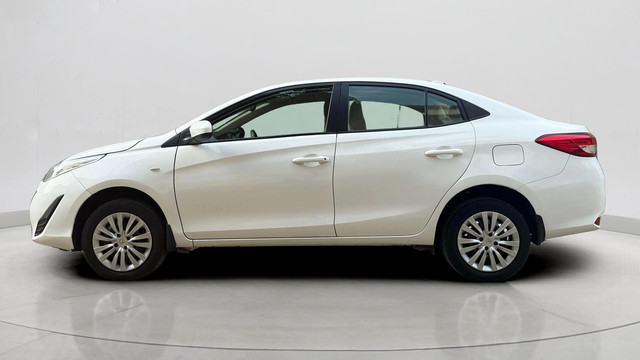 Second-hand 2019 Toyota Yaris J CVT for sale in New Delhi-4