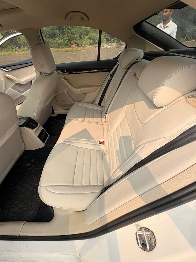 Second-hand 2017 Skoda Octavia Style Plus 2.0 TDI AT for sale in Raipur-8