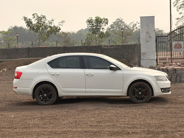 Second-hand 2017 Skoda Octavia Style Plus 2.0 TDI AT for sale in Raipur-1