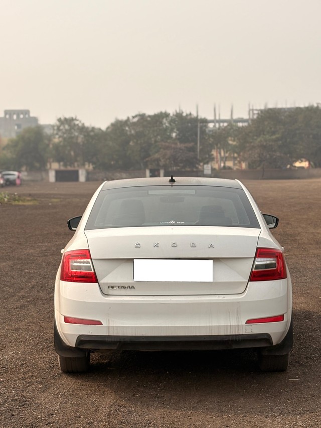 Second-hand 2017 Skoda Octavia Style Plus 2.0 TDI AT for sale in Raipur-2