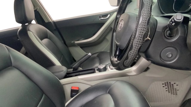 Tata Nexon 1.2 Revotron XZA Plus DualTone Second-hand 2019 Tata Nexon 1.2 Revotron XZA Plus DualTone for sale in Chennai-26