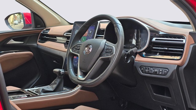 Second-hand 2024 MG Hector Plus 1.5 Turbo Smart 7 Str for sale in New Delhi-11