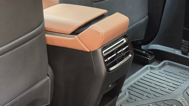 Second-hand 2024 MG Hector Plus 1.5 Turbo Smart 7 Str for sale in New Delhi-14