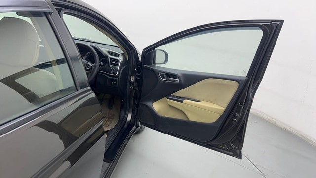 Second-hand 2018 Honda City V for sale in Ghaziabad-16