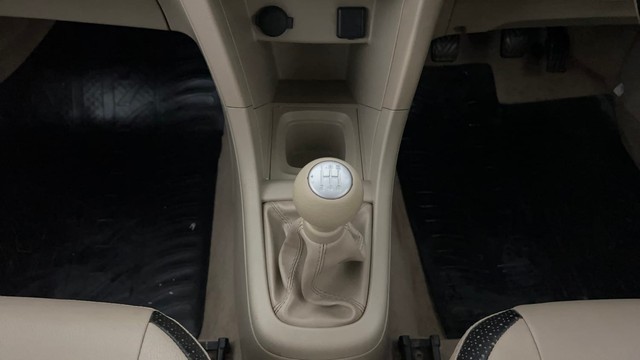 Second-hand 2016 Maruti Swift Dzire VDI for sale in Lucknow-12