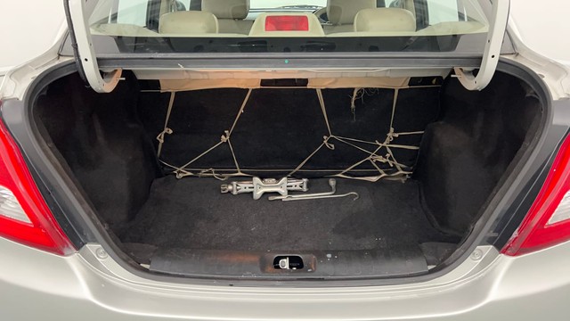 Second-hand 2016 Maruti Swift Dzire VDI for sale in Lucknow-9