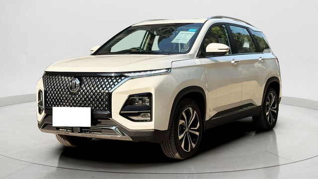 Second-hand 2024 MG Hector Plus Savvy Pro CVT 7 Str 2023-2025 for sale in New Delhi-5