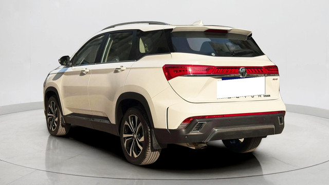 Second-hand 2024 MG Hector Plus Savvy Pro CVT 7 Str 2023-2025 for sale in New Delhi-3